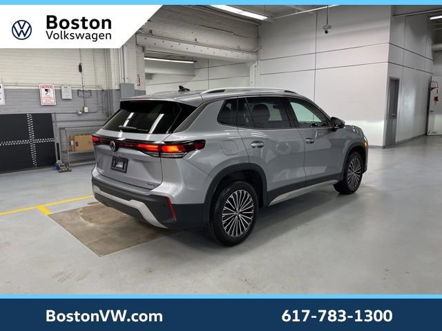 Used 2025 Volkswagen Tiguan S w/ 18" Wheel Package image 4