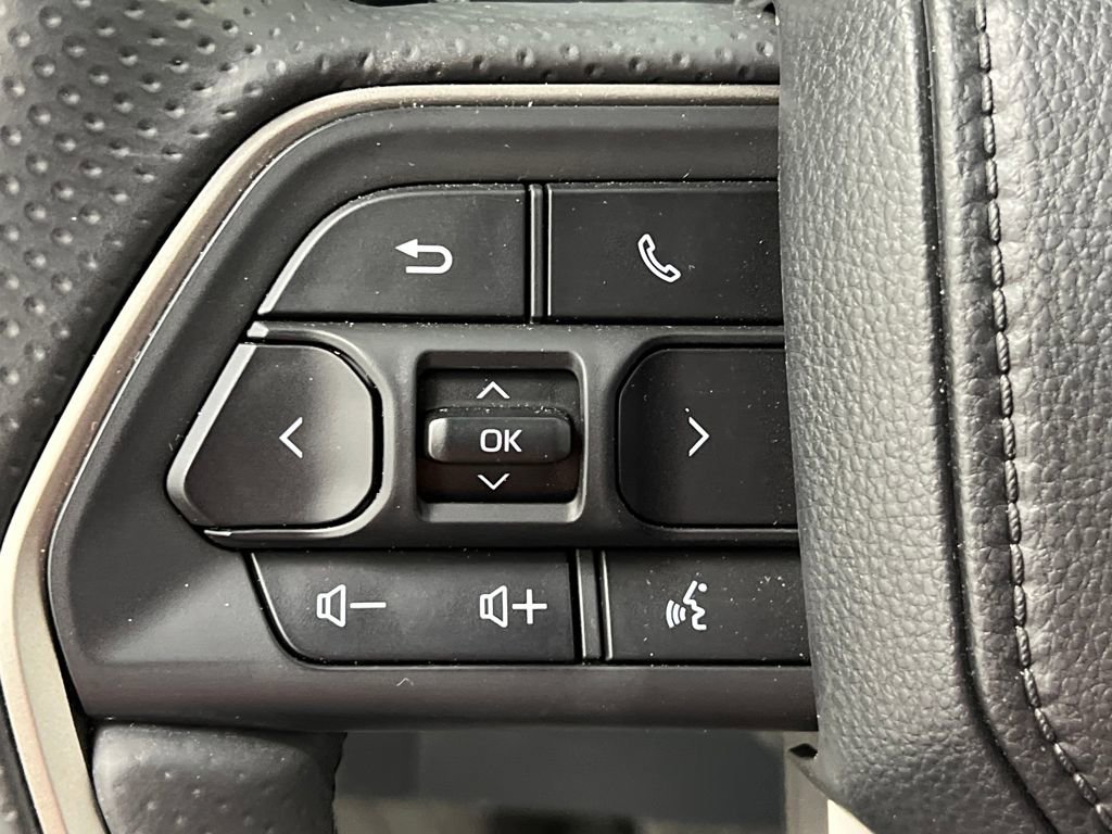 Used 2025 Toyota 4Runner SR5 image 38