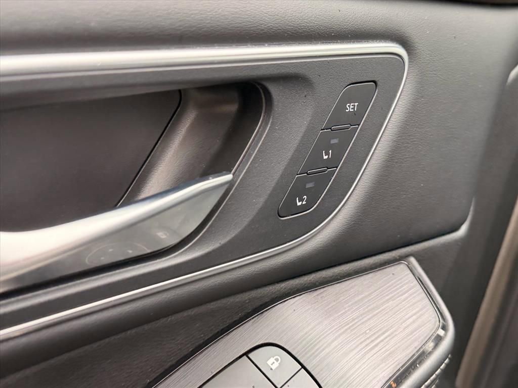 Used 2023 Nissan Rogue Platinum w/ Platinum Premium Package image 8