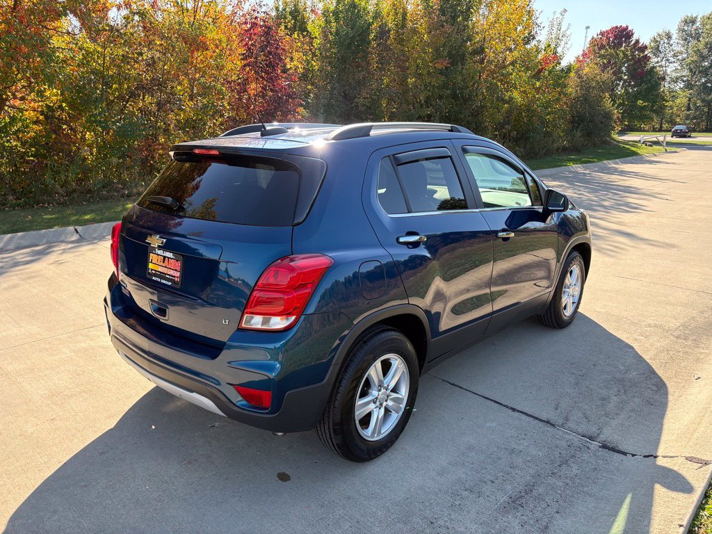 Used 2019 Chevrolet Trax LT w/ LT Convenience Package FWD image 9
