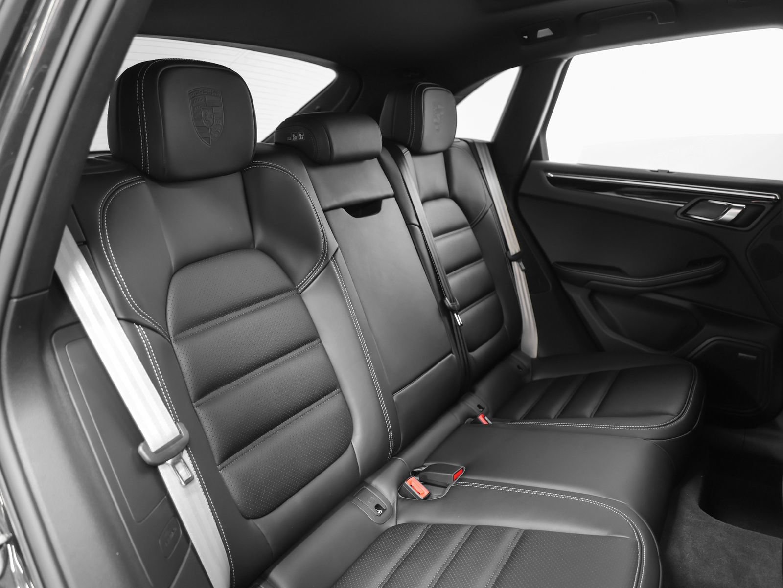 New 2026 Porsche Macan Turbo AWD/4WD image 27
