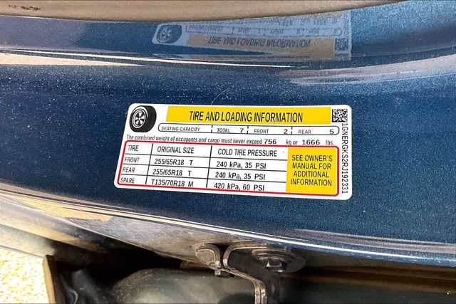 Used 2024 Chevrolet Traverse LT w/ Trailering Package FWD image 36
