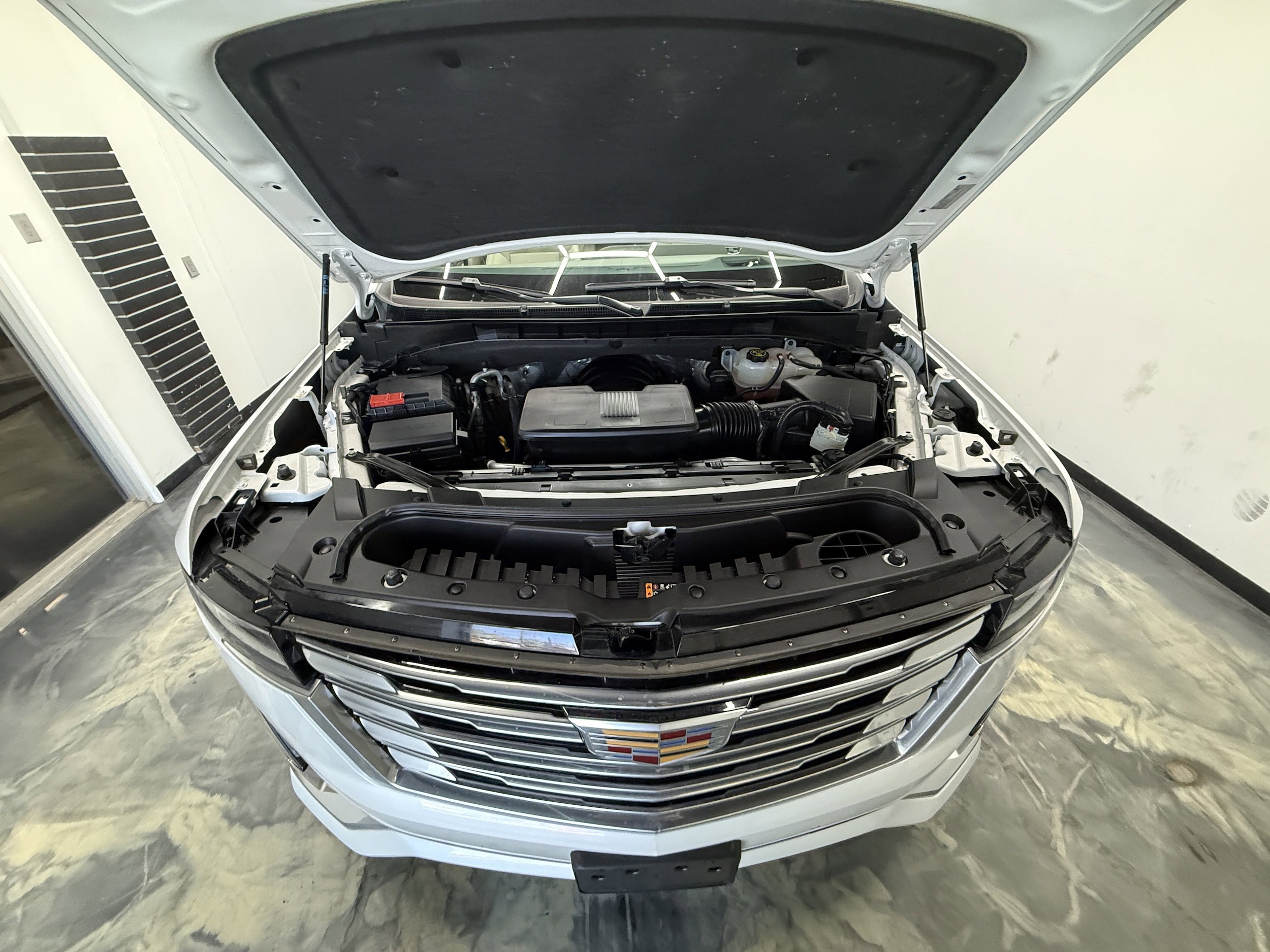 Used 2023 Cadillac Escalade Premium Luxury Platinum AWD/4WD image 32