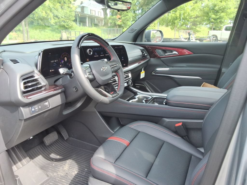 New 2026 Chevrolet Traverse RS w/ LPO, Floor Liner Package FWD image 20