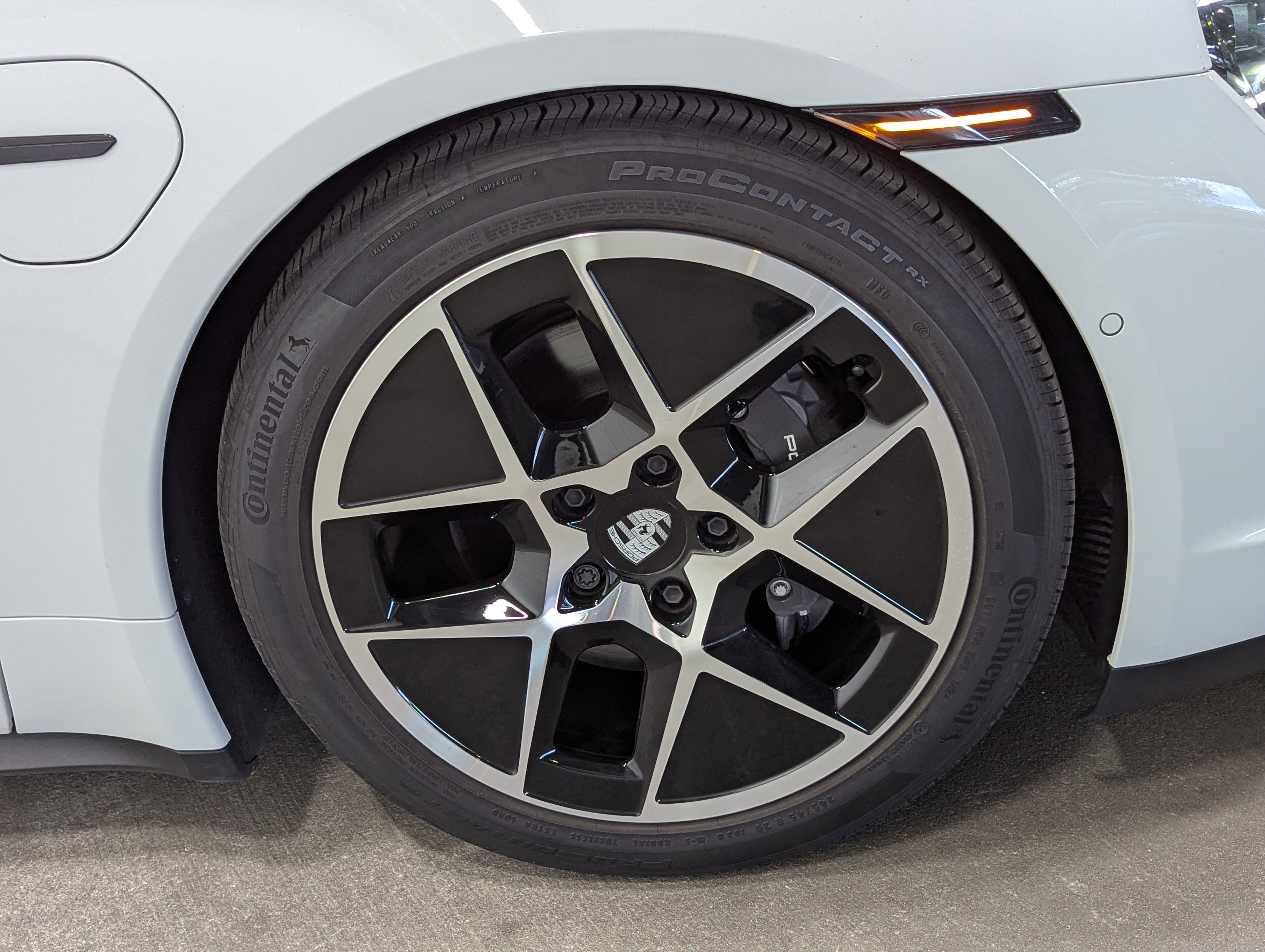 Used 2025 Porsche Taycan image 11