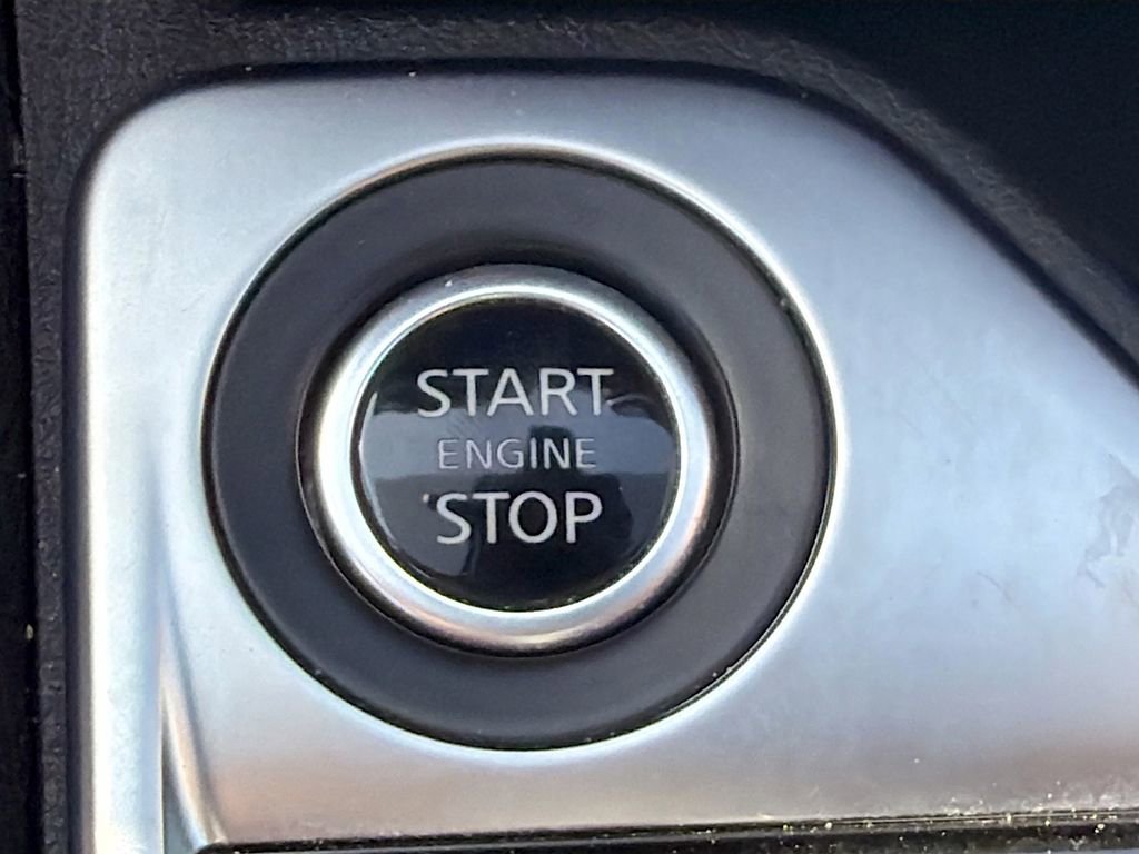 Used 2025 Nissan Sentra SV image 32