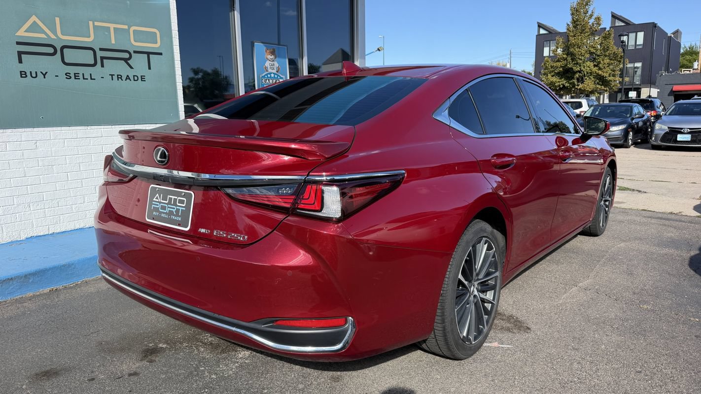 Used 2022 Lexus ES 250 w/ Premium Package AWD/4WD image 2
