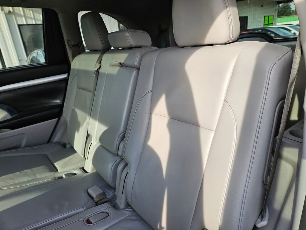 Used 2016 Toyota Highlander XLE image 20