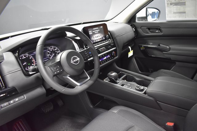 New 2025 Nissan Pathfinder SV image 4