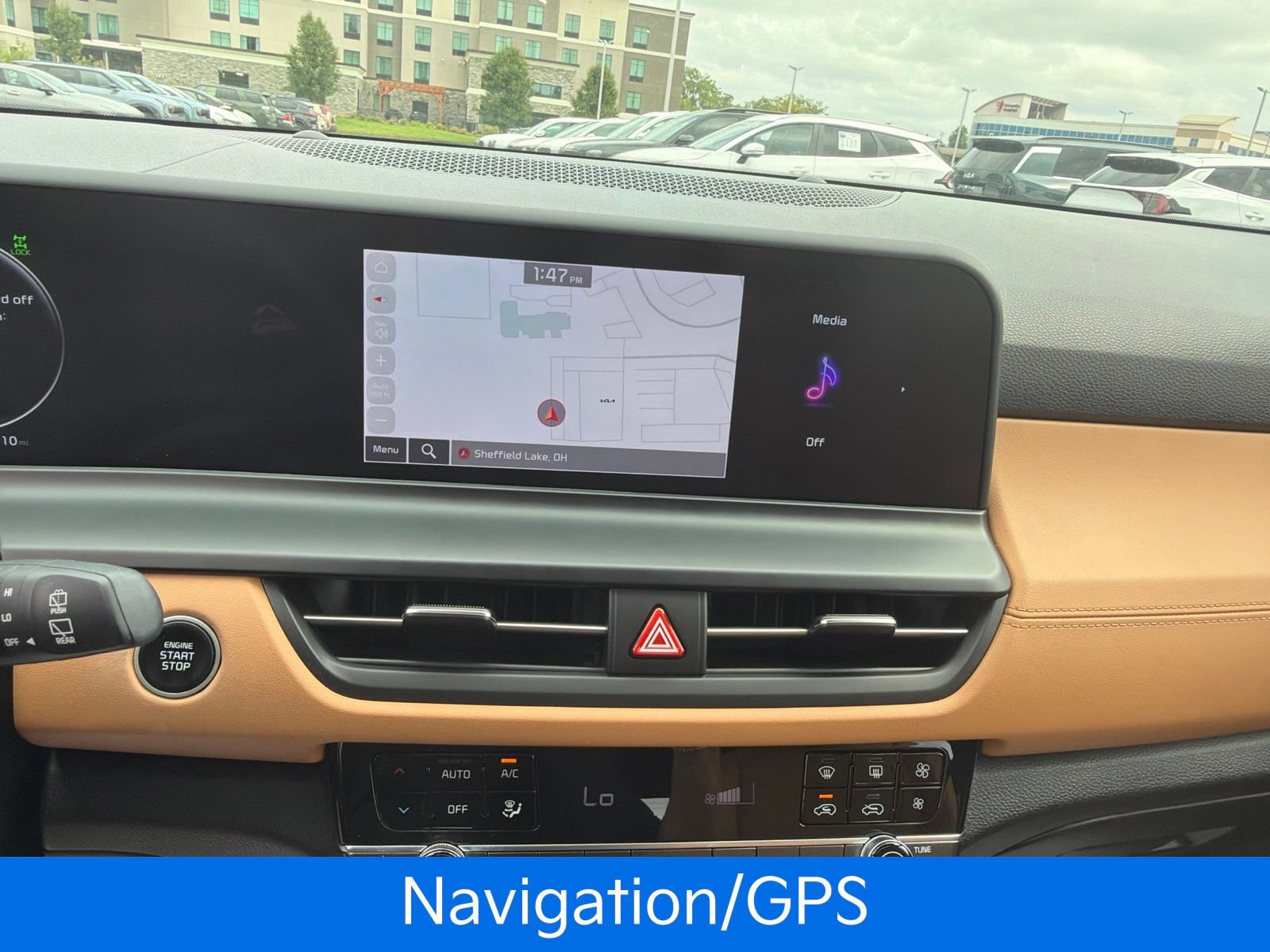 Certified 2024 Kia Seltos SX w/ SX Sunroof Package AWD/4WD image 17