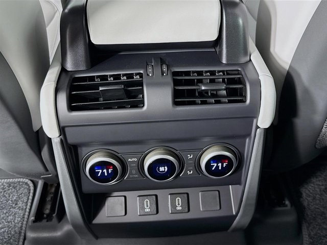 Used 2026 Land Rover Defender 110 X-Dynamic SE image 27