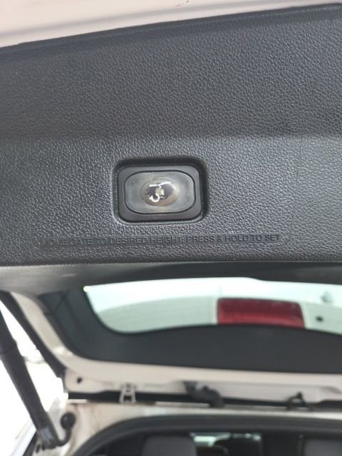 Used 2019 Ford Explorer XLT w/ Equipment Group 202A image 10