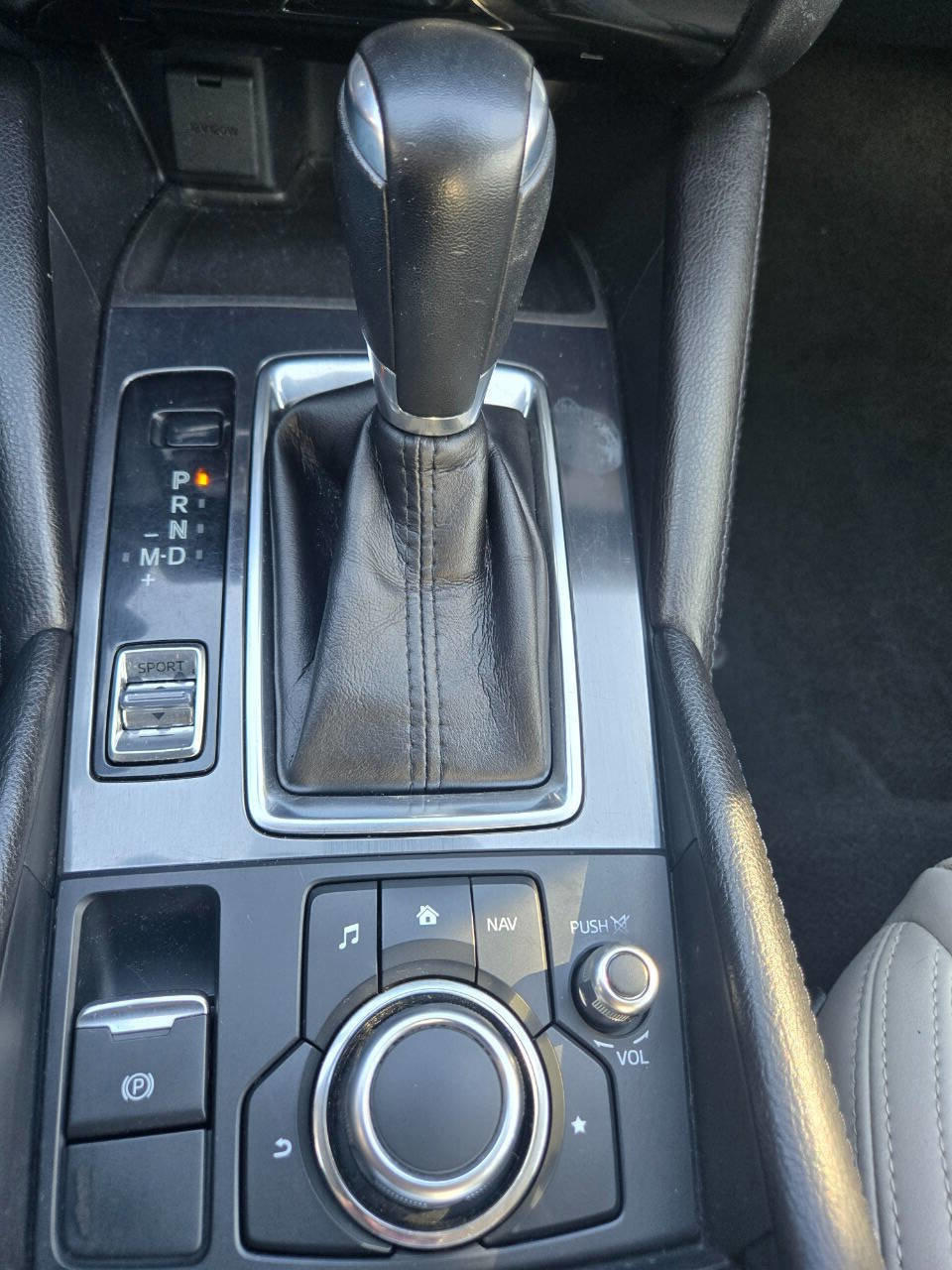 Used 2017 MAZDA MAZDA6 Touring w/ Touring Premium Package image 21