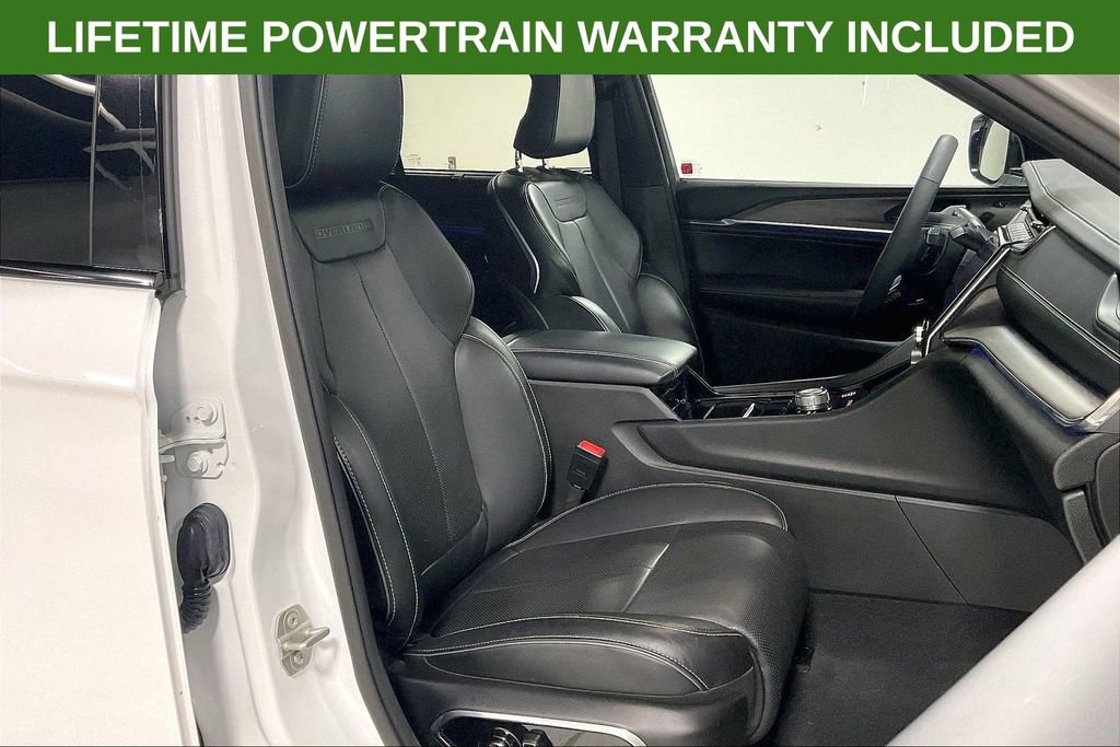 Used 2024 Jeep Grand Cherokee Overland w/ Luxury Tech Group IV AWD/4WD image 10