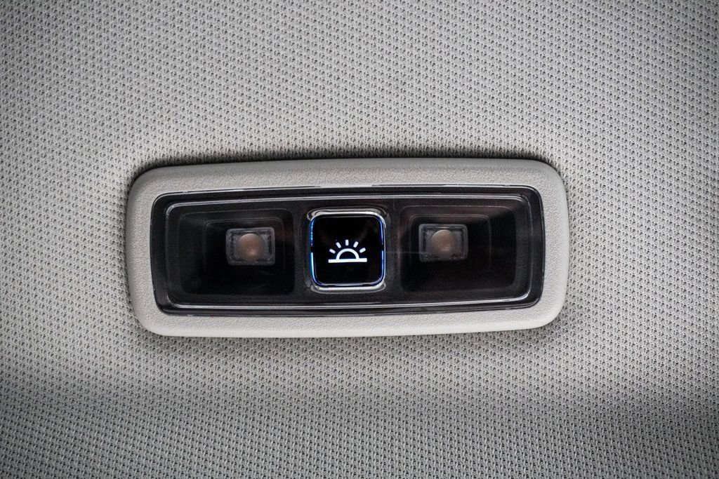 Used 2025 Lincoln Navigator L Reserve image 13