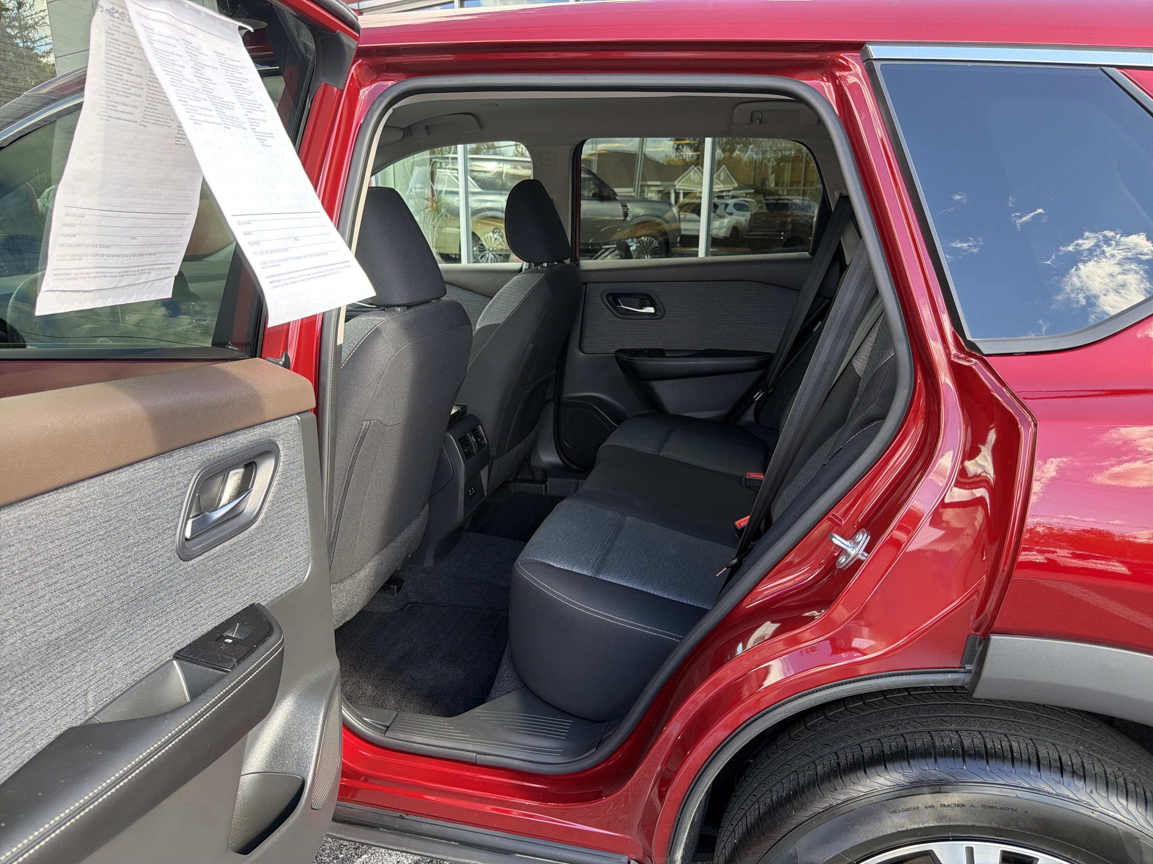 Certified 2023 Nissan Rogue SV AWD/4WD image 5