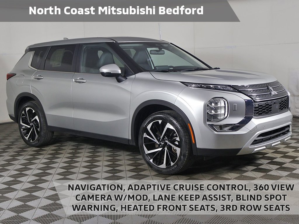 Used 2024 Mitsubishi Outlander SE Black Edition image 1