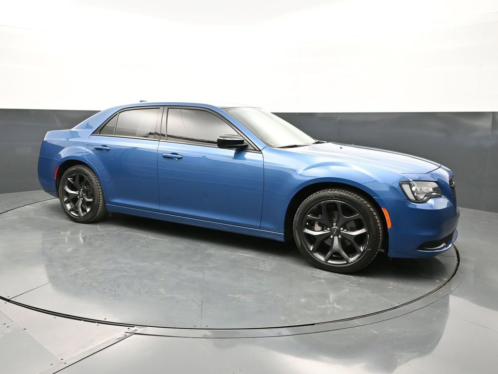 Used 2023 Chrysler 300 Touring w/ Sport Appearance Package image 1