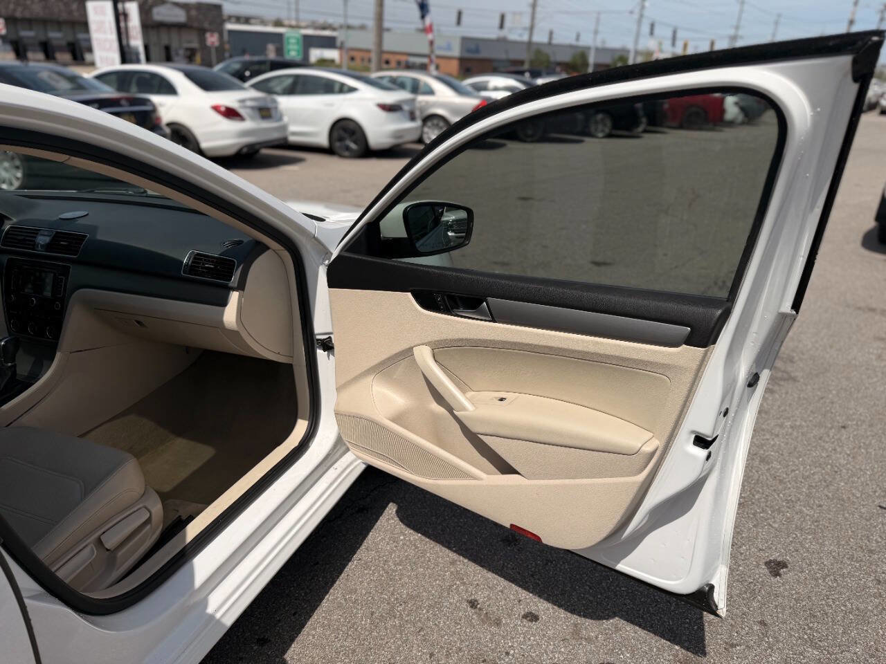 Used 2014 Volkswagen Passat TDI SE FWD image 28