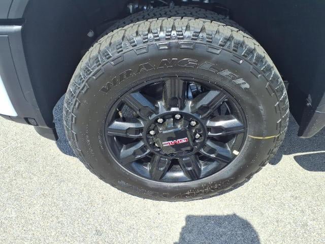 New 2026 GMC Sierra 2500 AT4 w/ AT4 Premium Plus Package AWD/4WD image 5