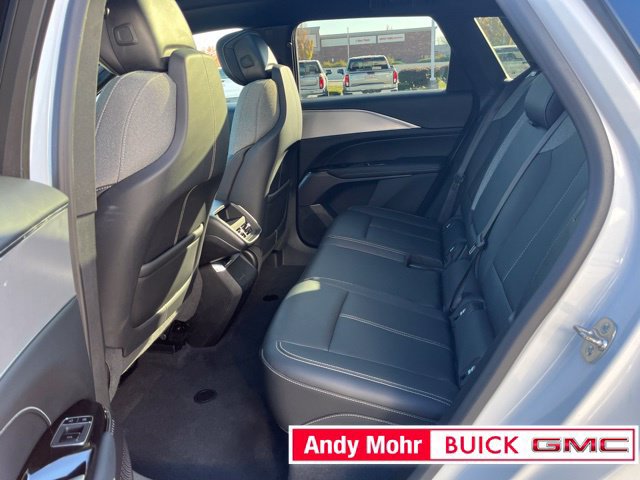 Used 2024 Cadillac Lyriq Tech AWD/4WD image 34