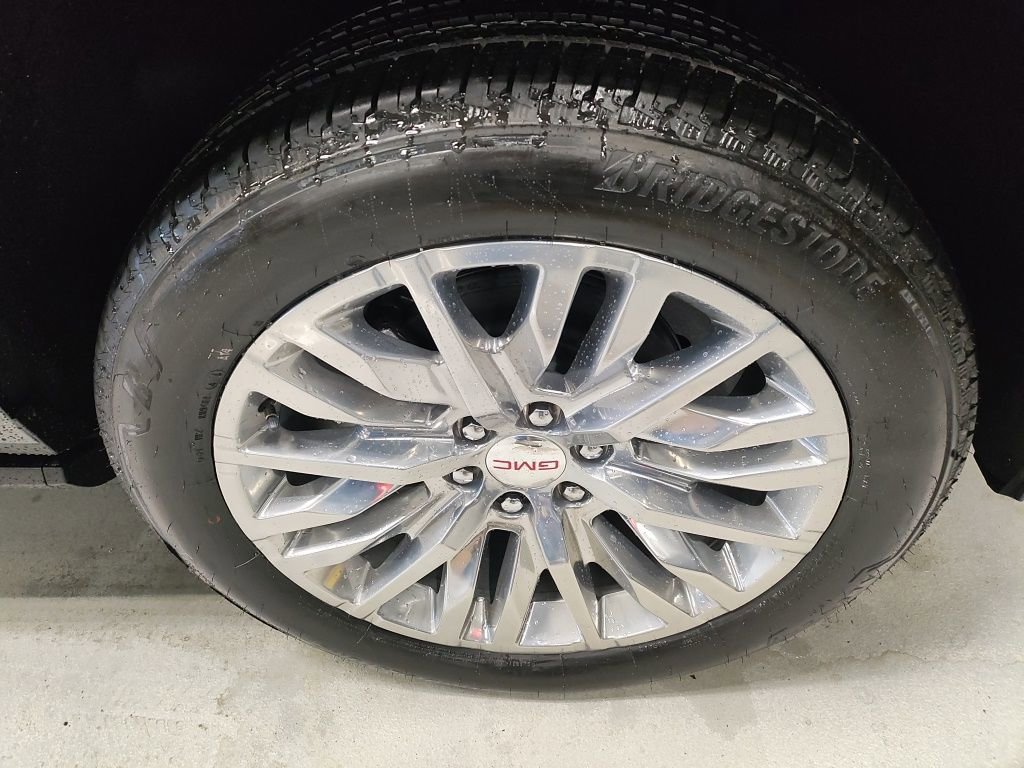 New 2026 GMC Yukon XL Denali w/ Sun & Power Step Package image 4