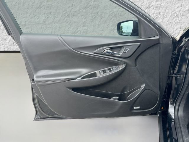 Used 2018 Chevrolet Malibu LT w/ Leather Package FWD image 22