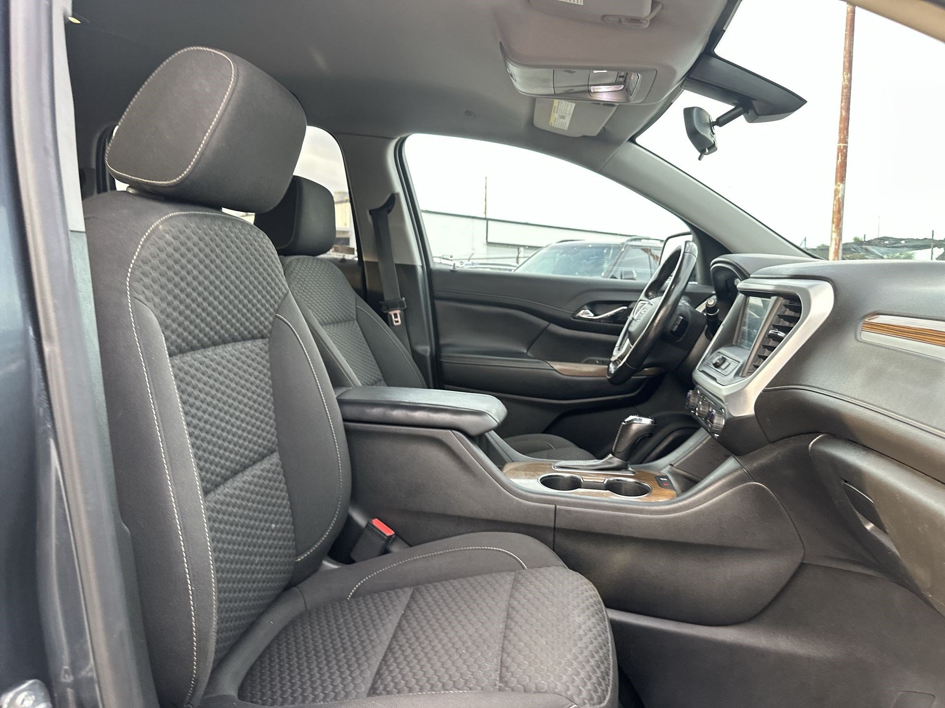 Used 2019 GMC Acadia SLE FWD image 22