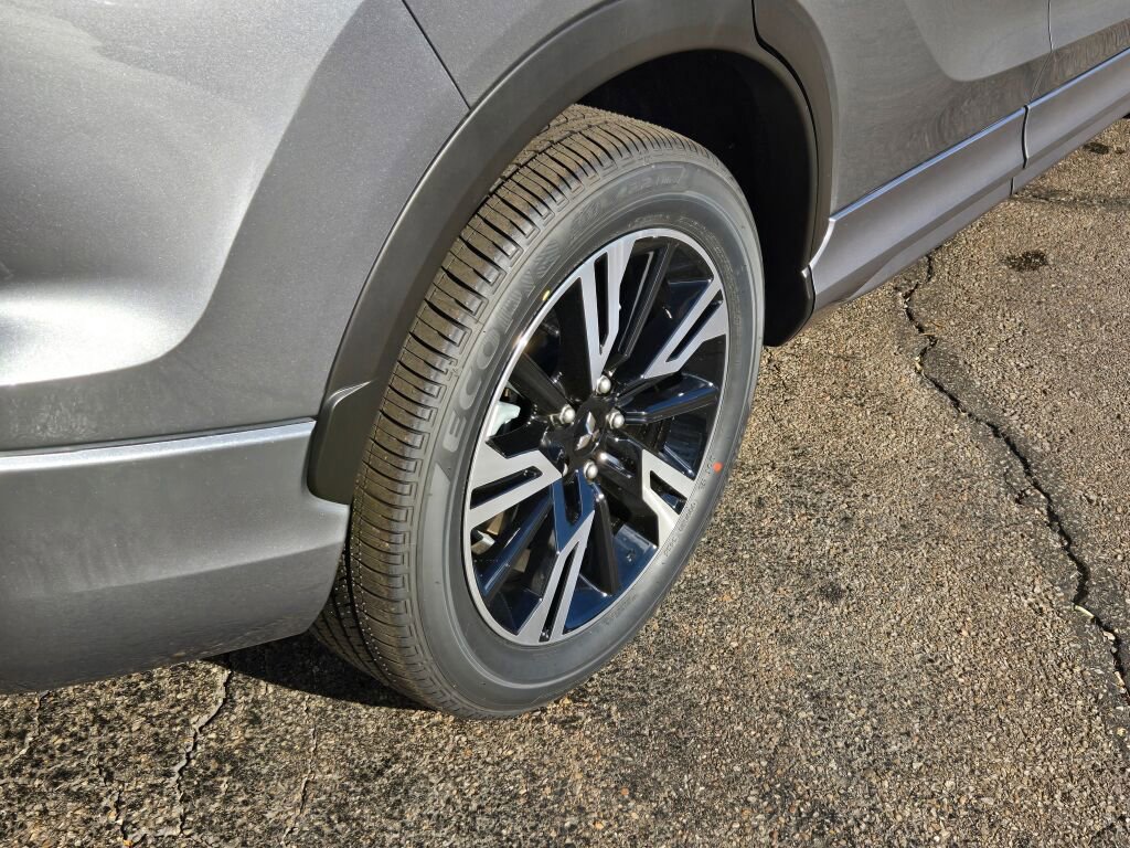 New 2026 Mitsubishi Eclipse Cross SEL image 11