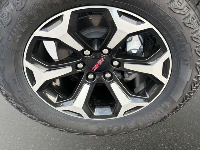 New 2026 GMC Yukon AT4 w/ Premium Trailering Package image 10