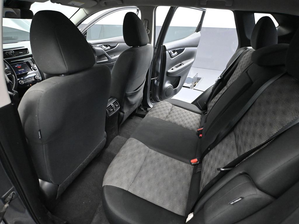 Used 2021 Nissan Rogue Sport SV image 37