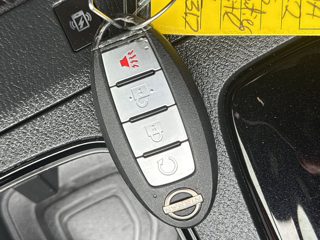 Used 2022 Nissan Frontier PRO-4X image 35