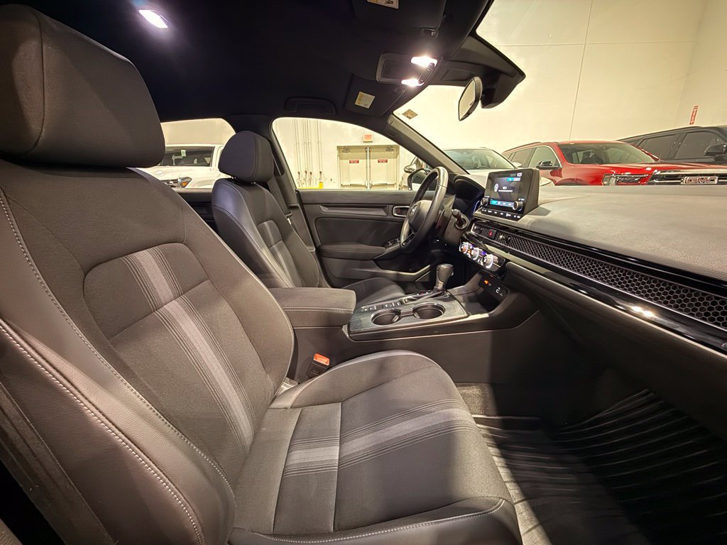 Used 2023 Honda Civic Sport image 29