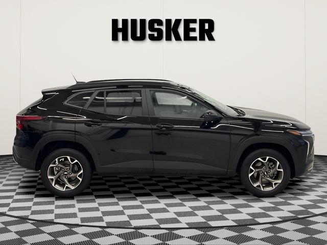 Certified 2025 Chevrolet Trax LT w/ LT Convenience Package FWD image 5