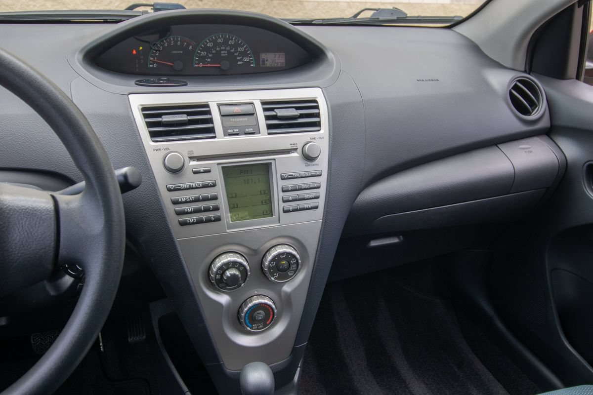 Used 2010 Toyota Yaris Sedan FWD image 23