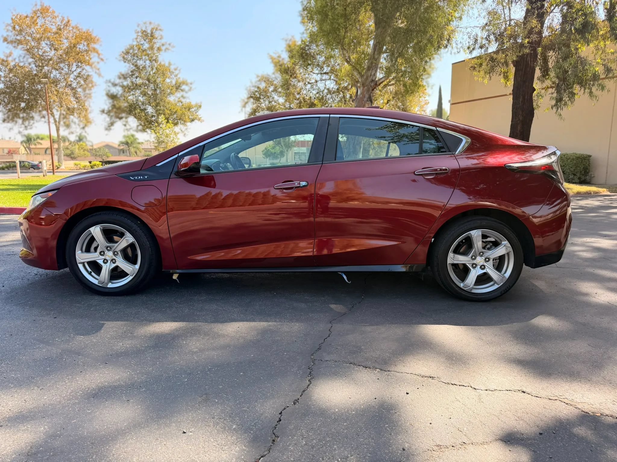 Used 2017 Chevrolet Volt LT w/ Comfort Package FWD image 8