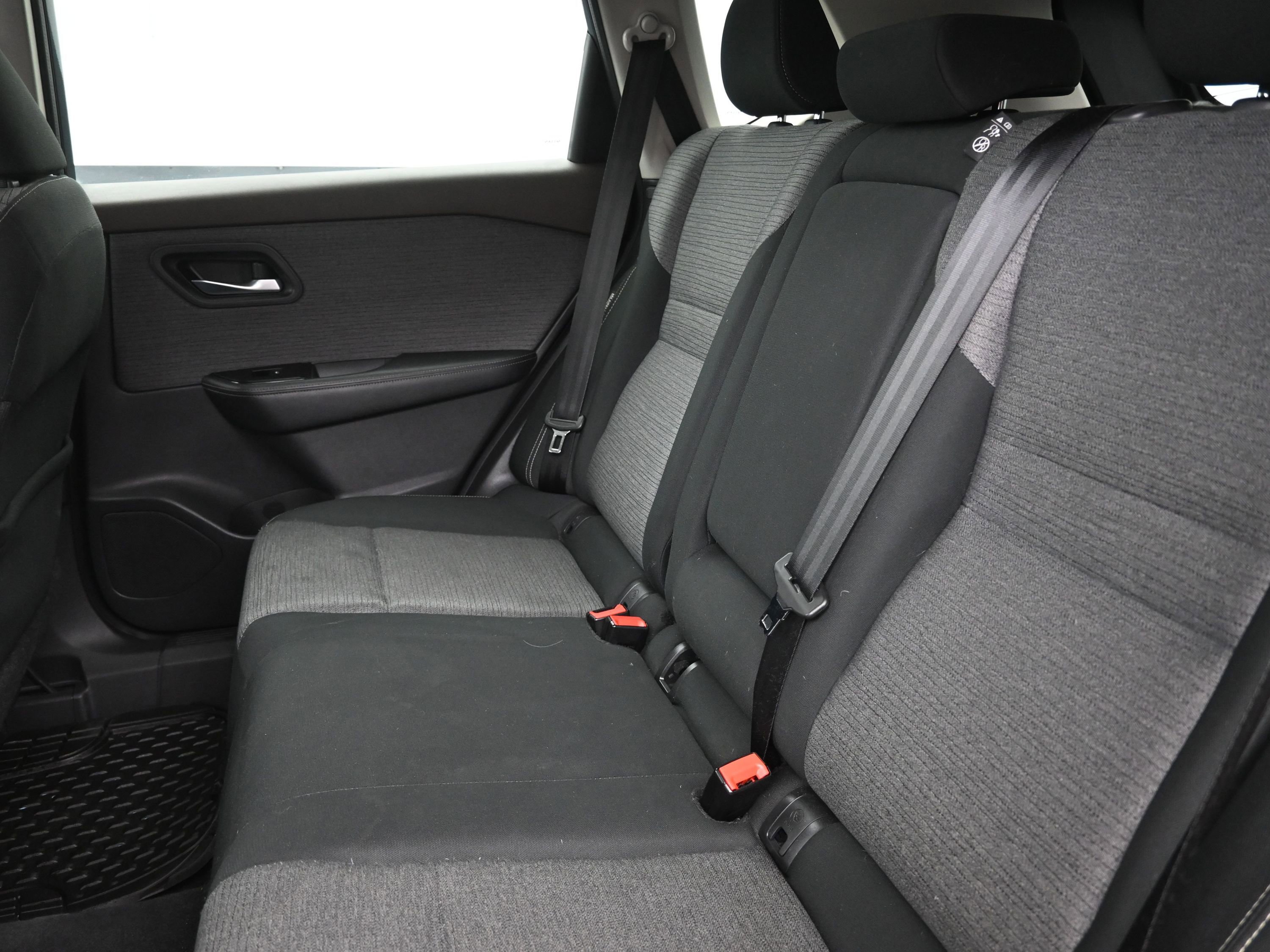 Used 2022 Nissan Rogue SV image 22