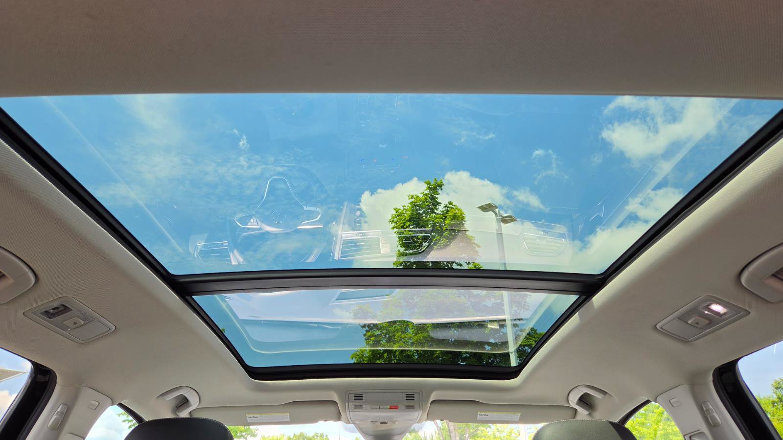 Certified 2023 Volkswagen Tiguan SE w/ Panoramic Sunroof Package FWD image 62