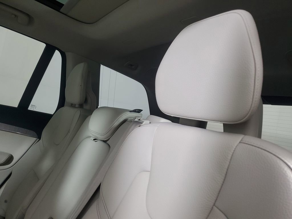 Certified 2024 Volvo XC90 T8 Plus w/ Protection Package image 16