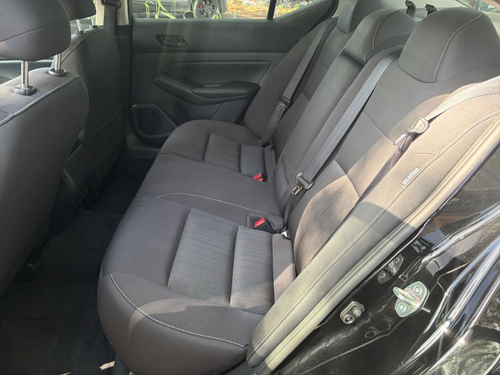 Used 2025 Nissan Altima 2.5 SV FWD image 32