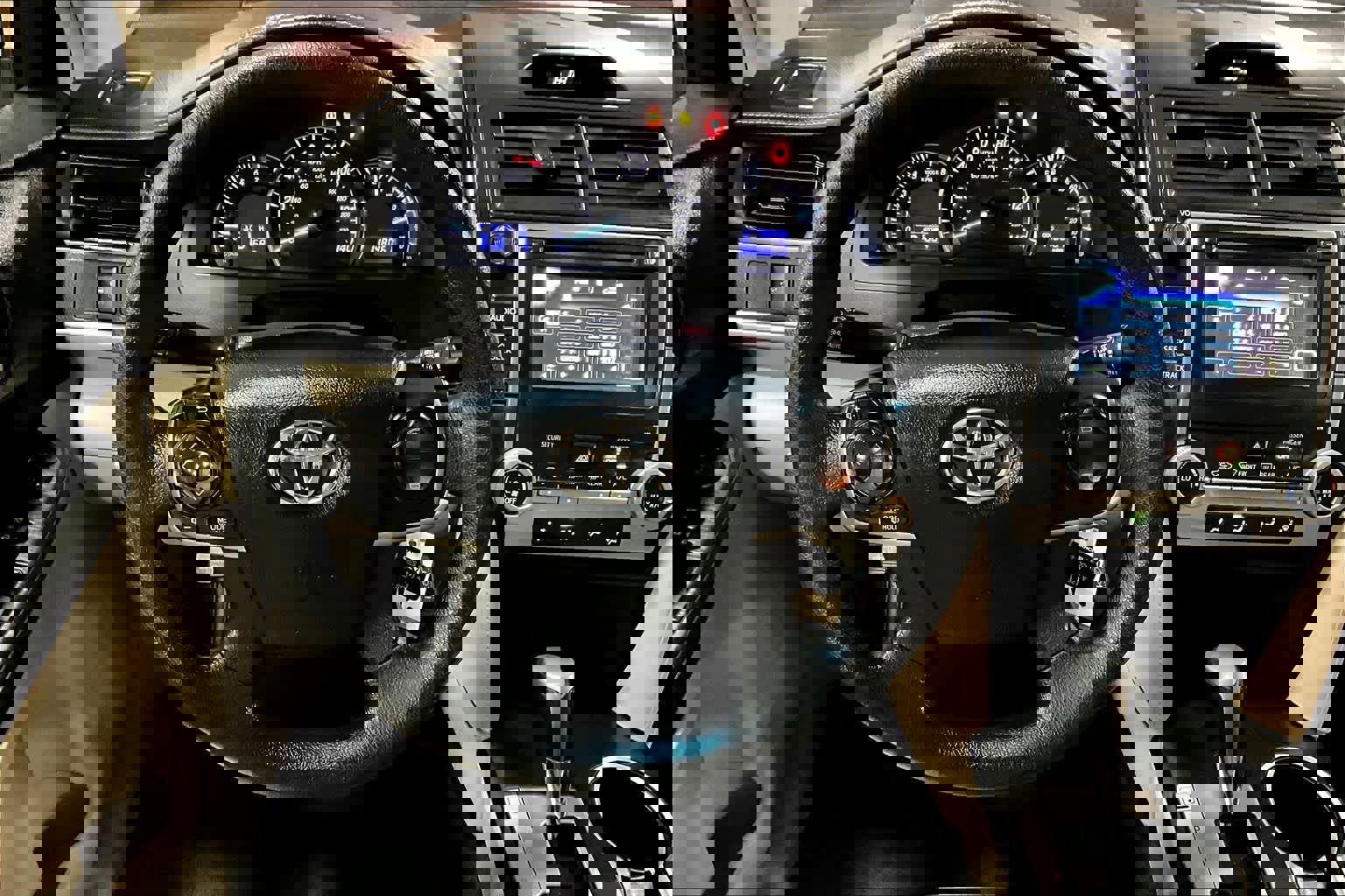 Used 2013 Toyota Camry LE image 5