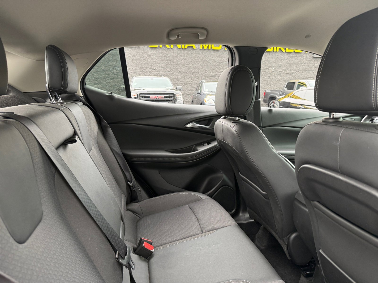 Used 2023 Buick Encore GX Select w/ Sport Touring Package image 17