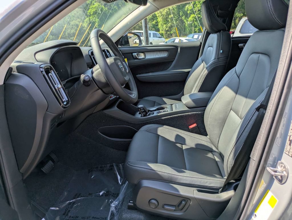 New 2026 Volvo XC40 B5 Core AWD/4WD image 21
