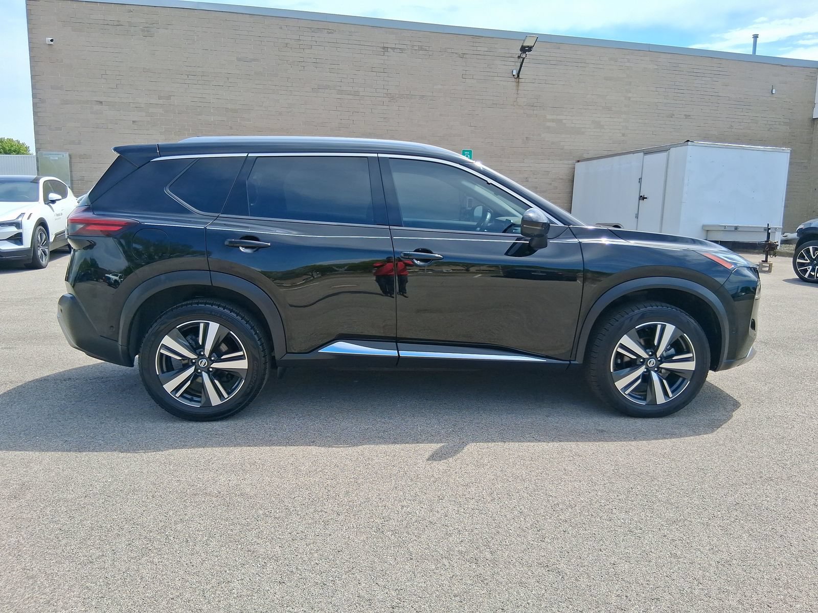 Used 2021 Nissan Rogue Platinum AWD/4WD image 6