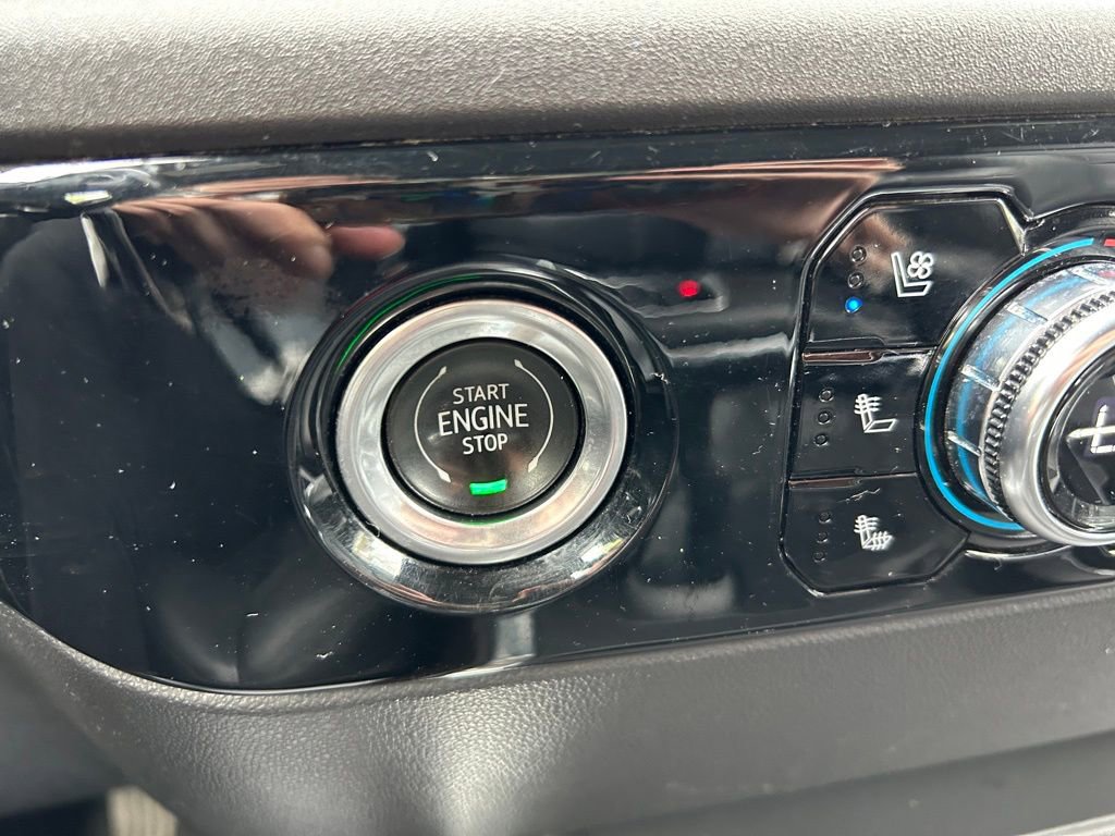 Used 2023 GMC Sierra 1500 SLT w/ SLT Convenience Package AWD/4WD image 34