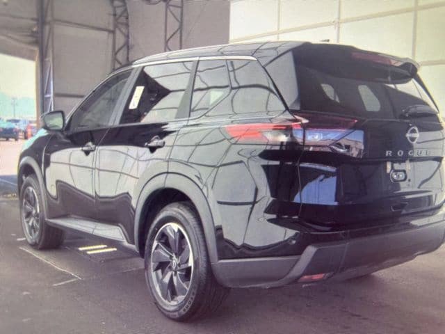 Certified 2025 Nissan Rogue SV FWD image 8