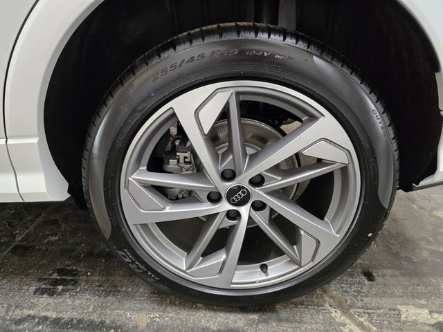Certified 2025 Audi Q3 2.0T Premium w/ Convenience Plus Package AWD/4WD image 10