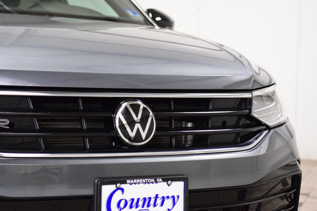 Used 2023 Volkswagen Tiguan SE R-Line AWD/4WD image 11