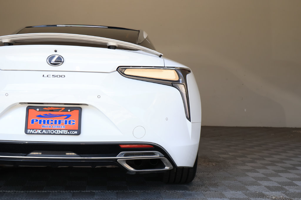 Used 2018 Lexus LC 500 Coupe w/ Performance Package RWD image 14
