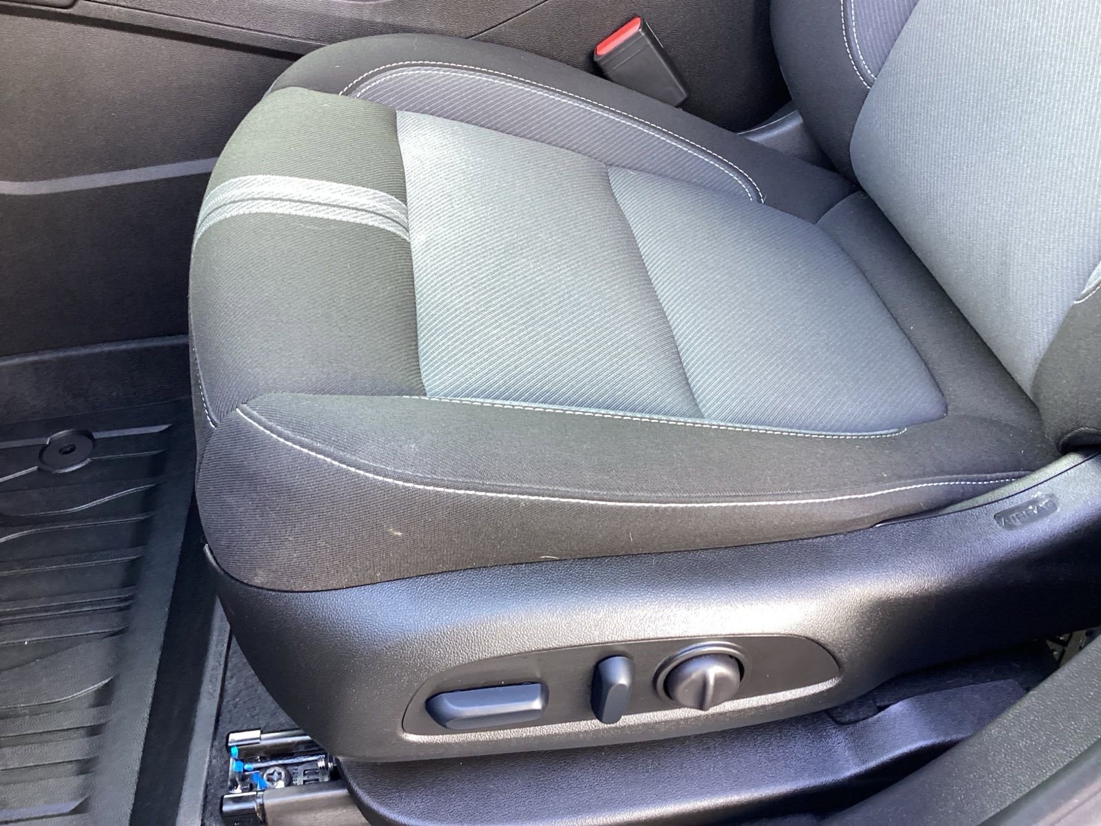 Used 2024 Chevrolet Blazer LT w/ Convenience Package image 12
